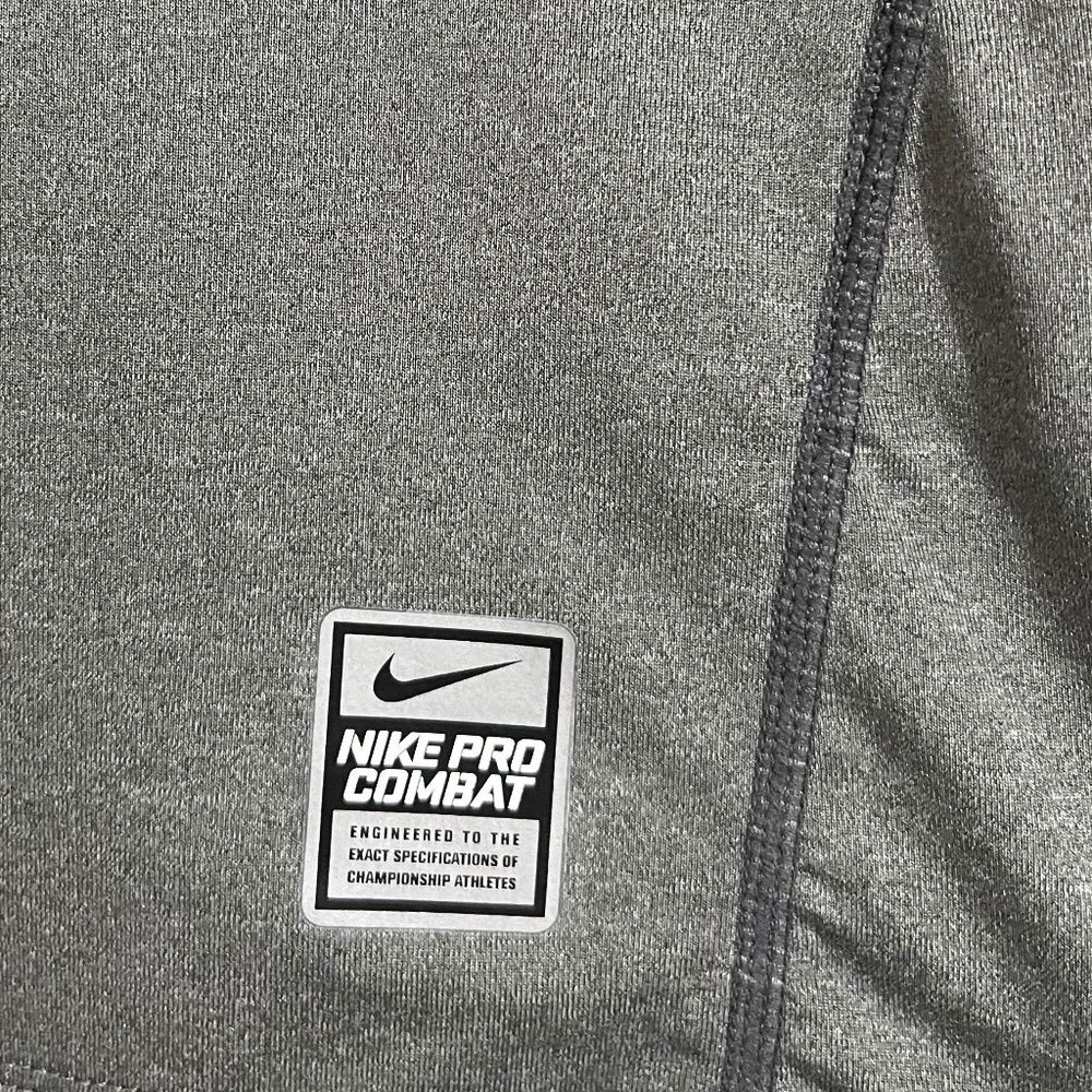 Nike Women’s Pro Combat Dri-Fit Gray Short Sleeve Athletic Shirt Sz-M - Picture 3 of 7